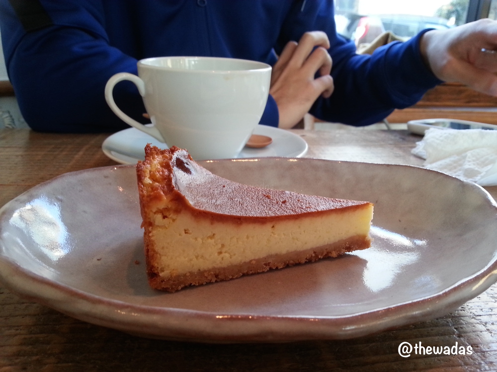 Tsuji Coffee: Cafe in Kasaoka City, baked cheesecake closeup