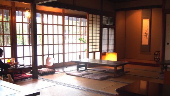 Kohi to Hito Cafe: tatami room
