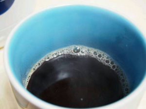 Better taste instant coffee: Clear bubbles