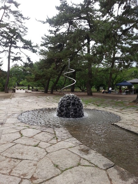 Sakazu park fountain