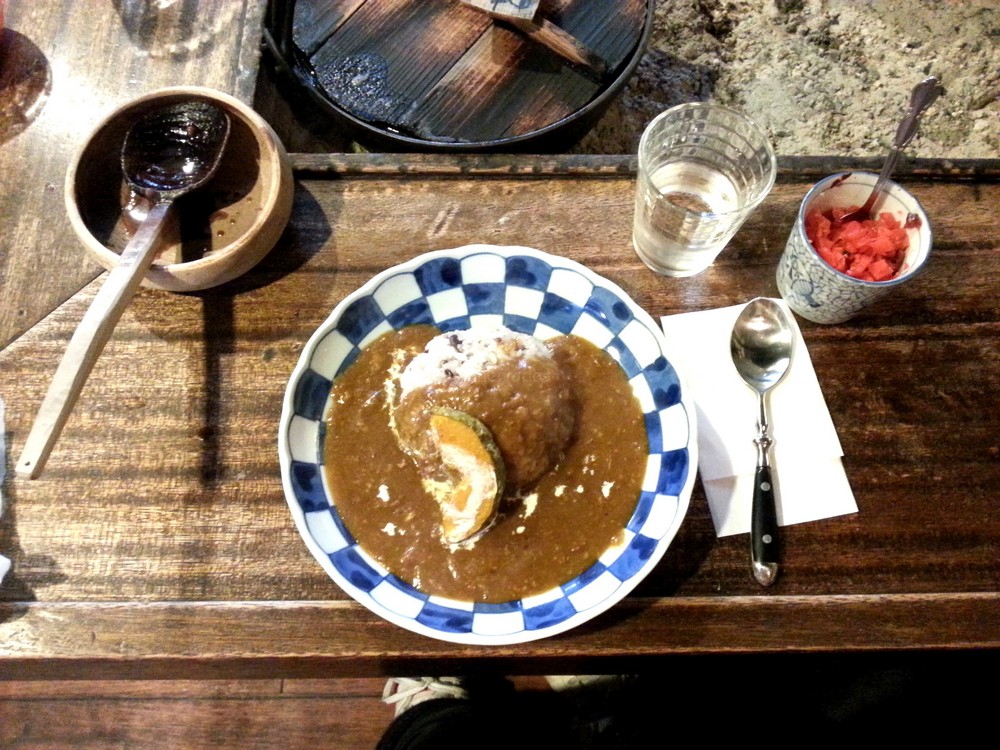 Curry lunch meal at Ochuudo Cafe (落人) in Shirakawa-go