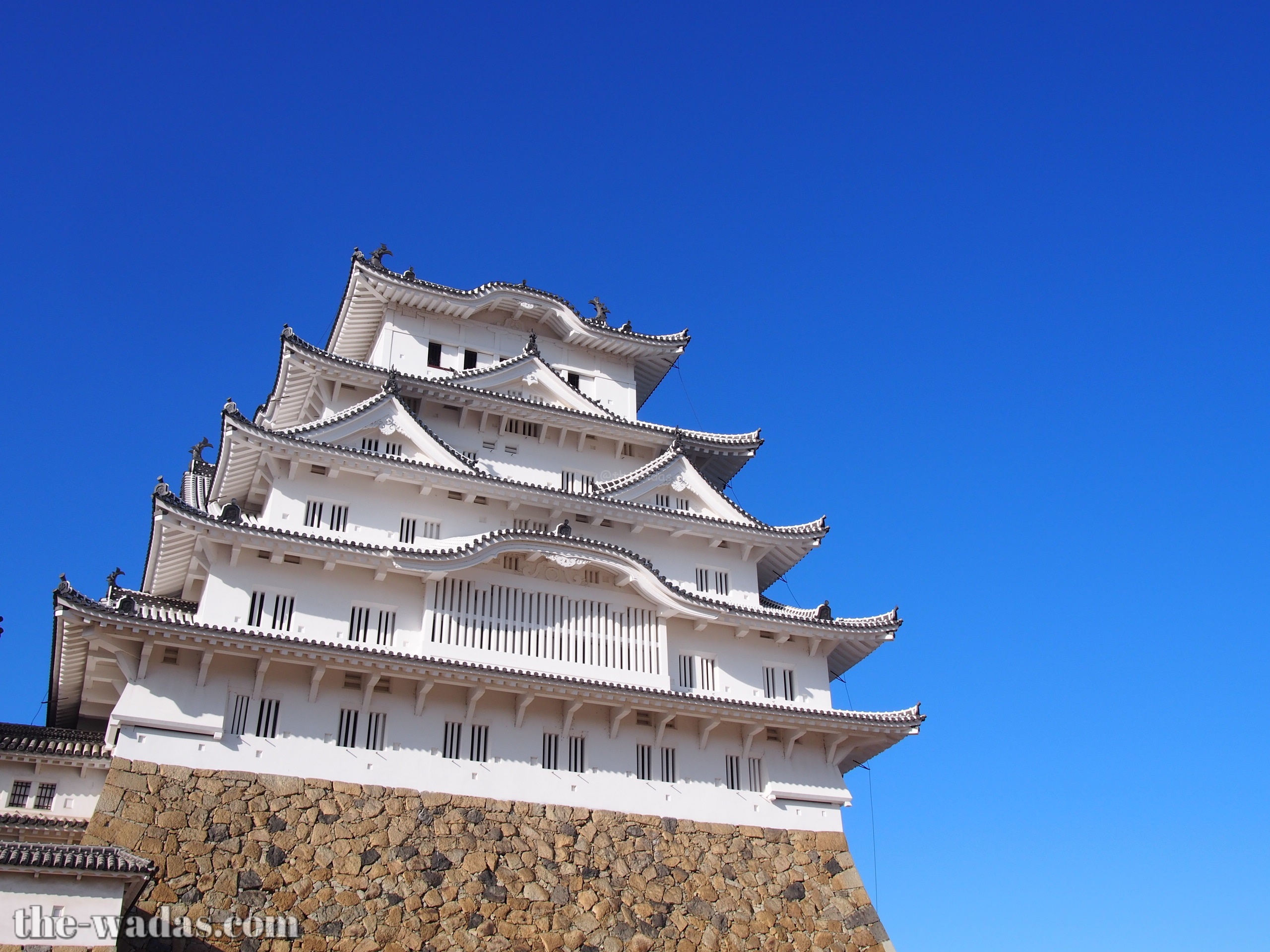 Himeji Castle: Front (bue sky background)