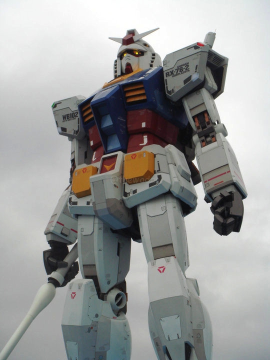 gundam statue